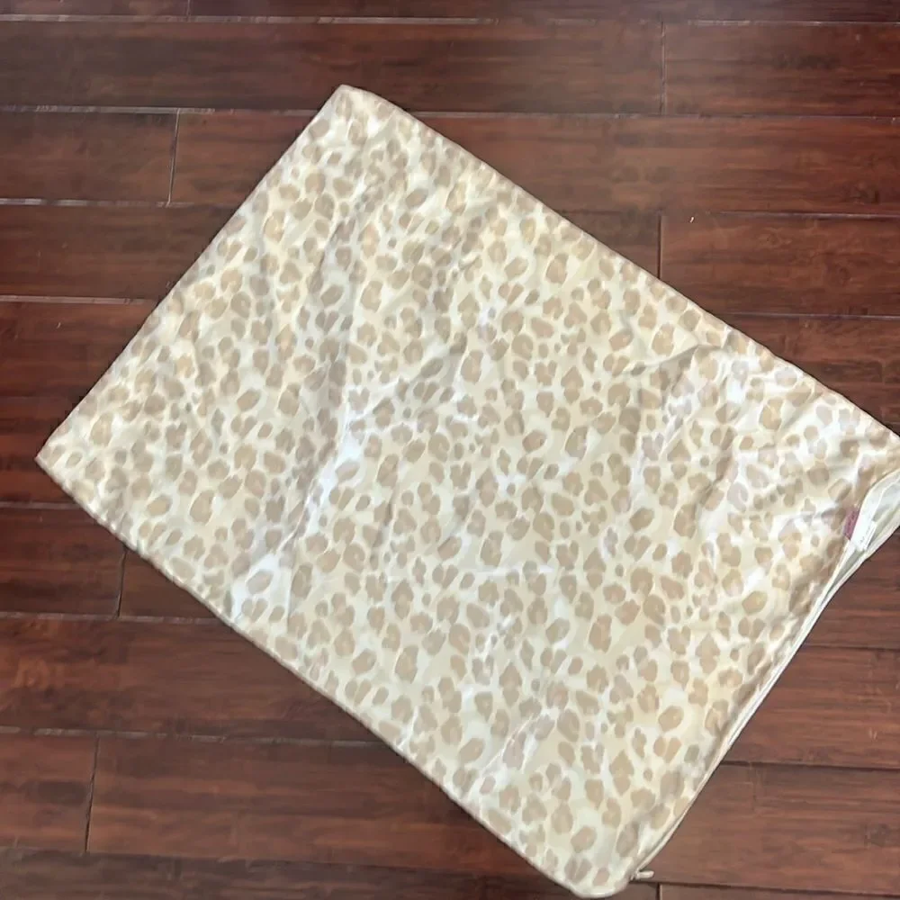 Satin Leopard Pillow Case - Super Comfortable One Pillow Case